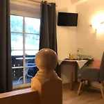 Gaestehaus Maria Theresia * Schliersee