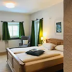 Gaestehaus Maria Theresia Appartement Schliersee